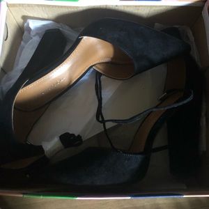 BRAND NEW COME WITH BOX.